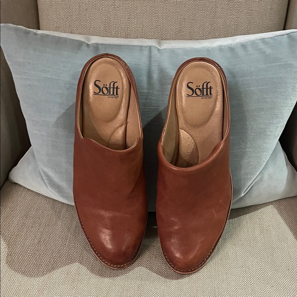 Sofft Women's Brown Leather Mules - Picture 2 of 5